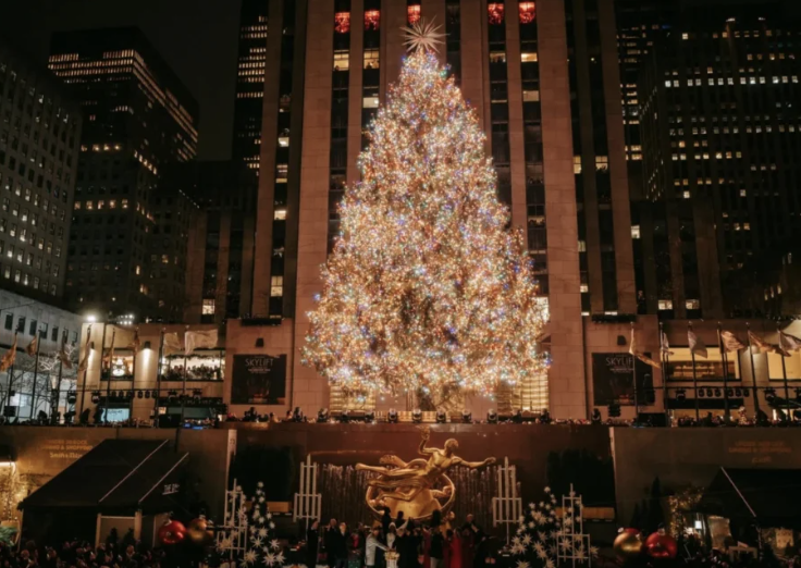 THALÍA LE PUSO MAGIA Y RITMO AL ÁRBOL DEL ROCKEFELLER CENTER EN NUEVA YORK